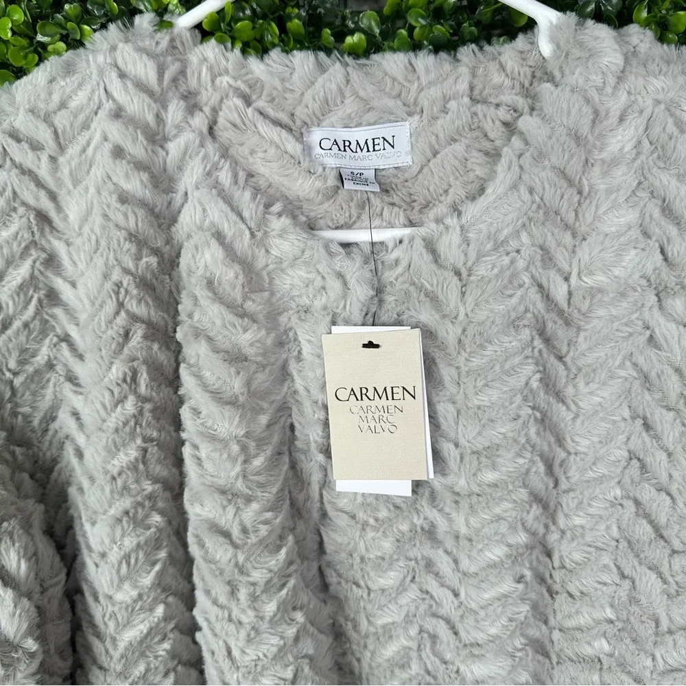 Nwt‎ Carmen Marc Valvo Textured gray cement color Coat